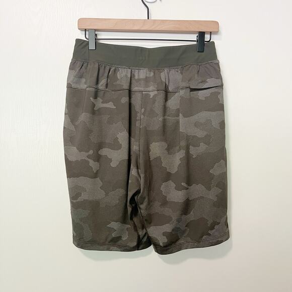LULULEMON T.H.E. Short 9” Lined in Green Camo Size Small - Picture 5 of 8